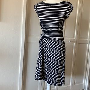 MAX STUDIO NAVY BLUE AND WHITE STRIPED DRESS WITH GATHERED WAIST LINE - SIZE XS
